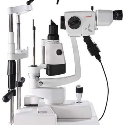 Hoogwaardige oogheelkundige apparatuur voor diagnostiek in een Nederlandse oogkliniek.